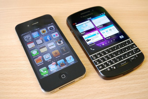 что лучше iphone или blackberry