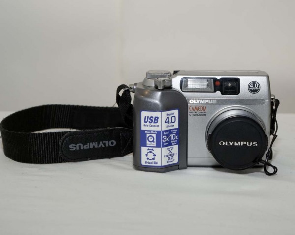 How to Operate the Olympus C-4000 Zoom