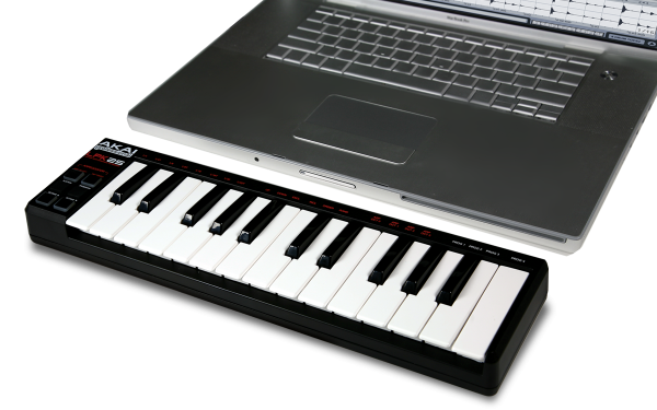 Akai LPK25 MIDI Keyboard