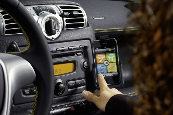 7 Smartphone Car Apps Every Driver Should Have